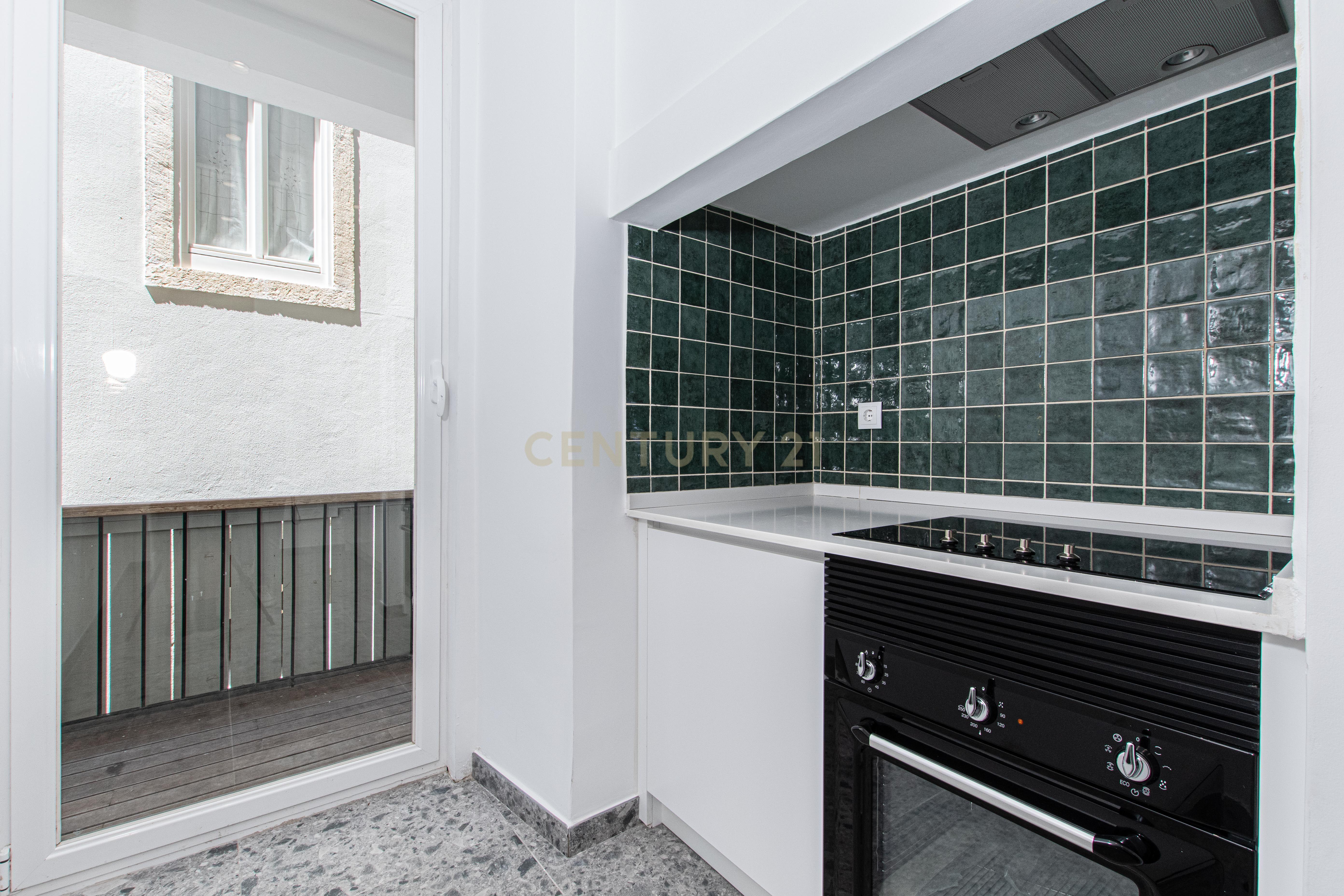 Apartamento remodelado T3 com varanda no Príncipe Real - Image 19