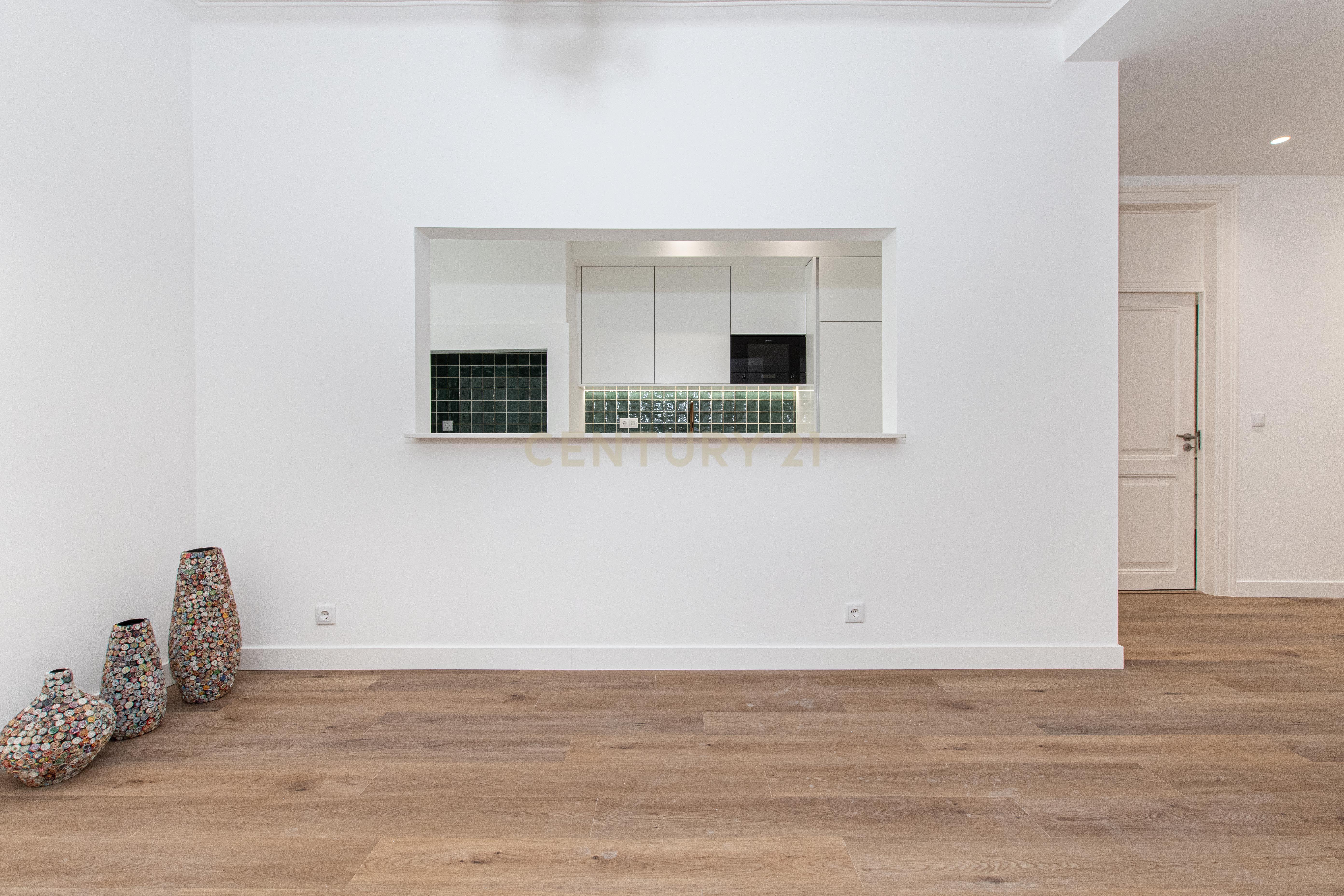 Apartamento remodelado T3 com varanda no Príncipe Real - Image 3