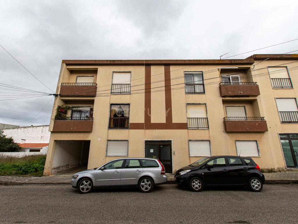 Apartamento T3+1 Centro do Bombarral - Image 26