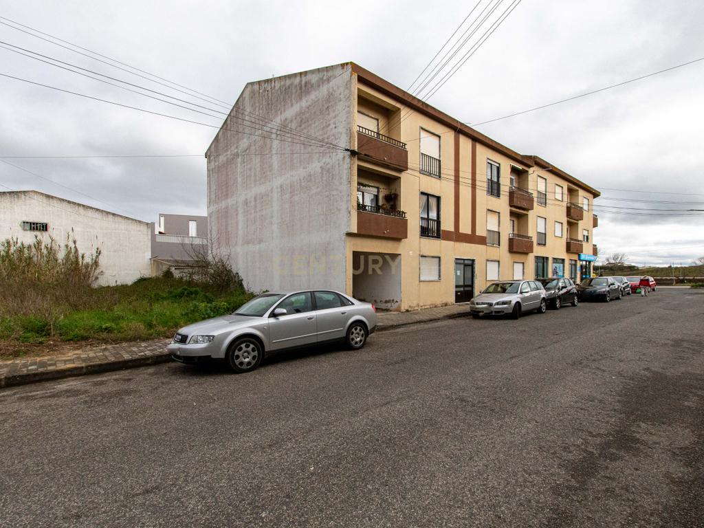 Apartamento T3+1 Centro do Bombarral - Image 24