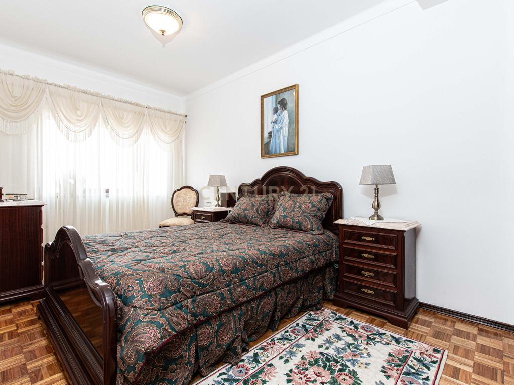 Apartamento T3+1 Centro do Bombarral - Image 22