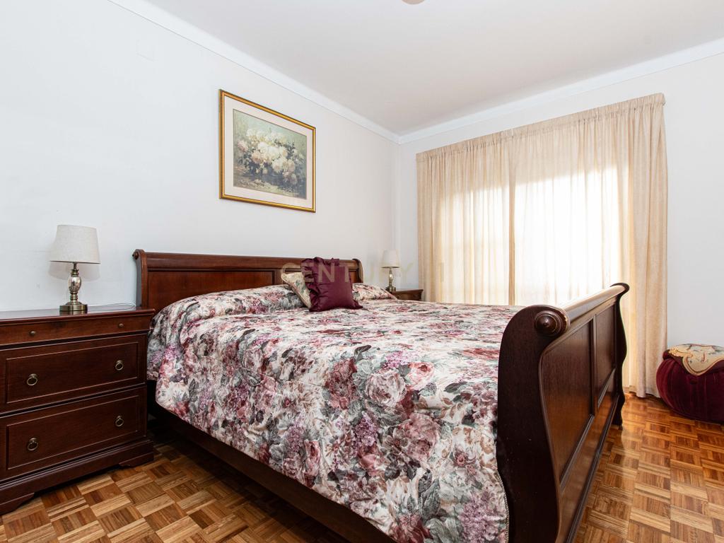 Apartamento T3+1 Centro do Bombarral - Image 18