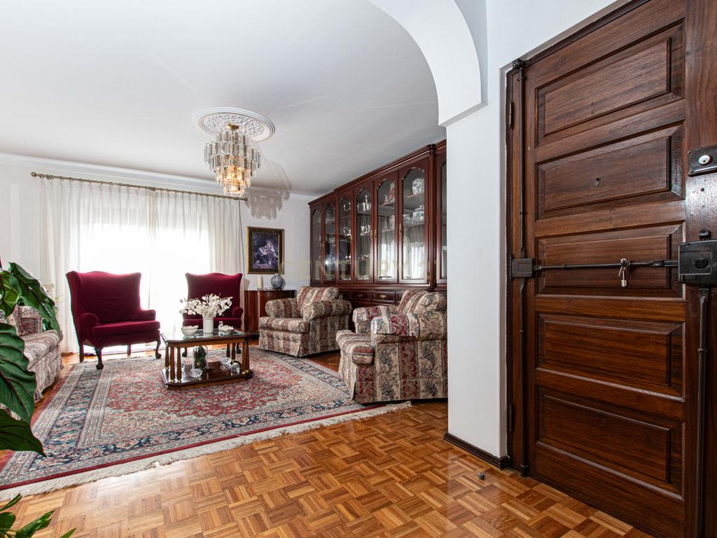 Apartamento T3+1 Centro do Bombarral - Image 6