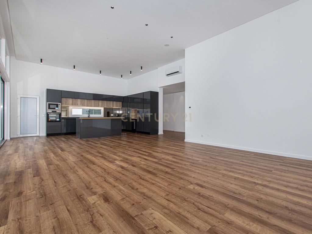 Moradia Premium T4 em Fernão Ferro – Luxo, Conforto e Exclusividade - Image 21