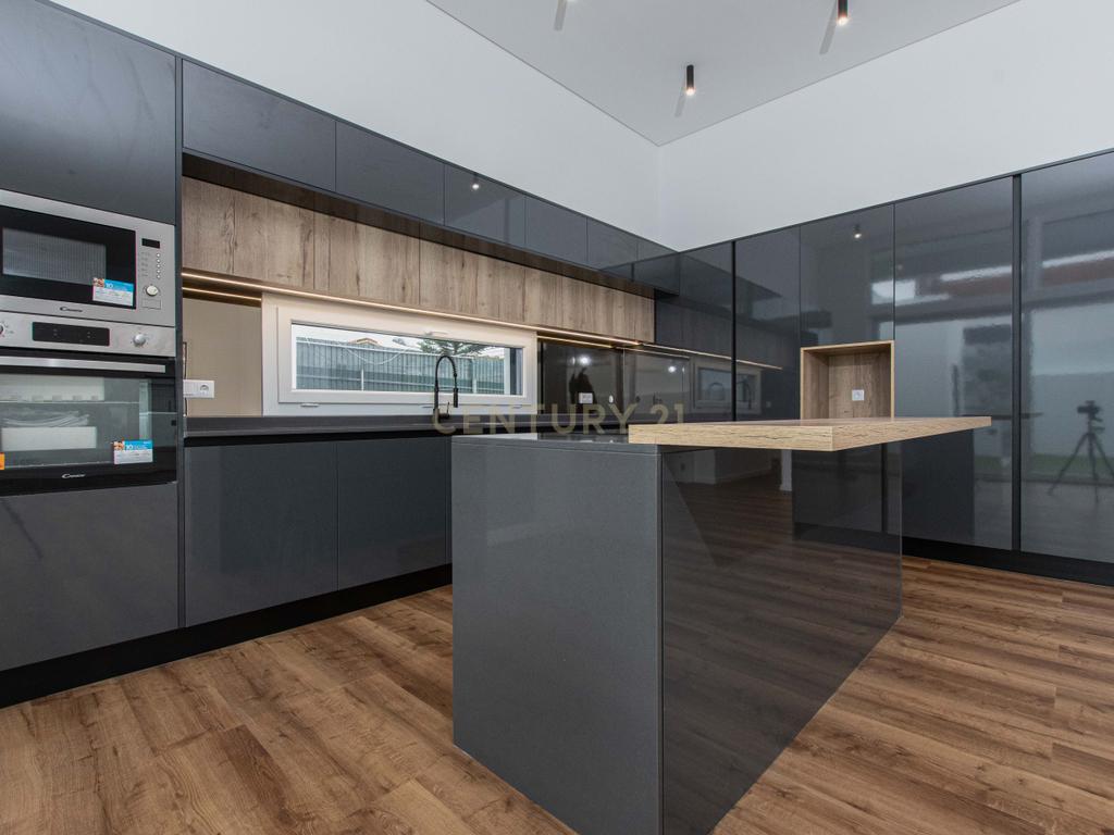 Moradia Premium T4 em Fernão Ferro – Luxo, Conforto e Exclusividade - Image 22