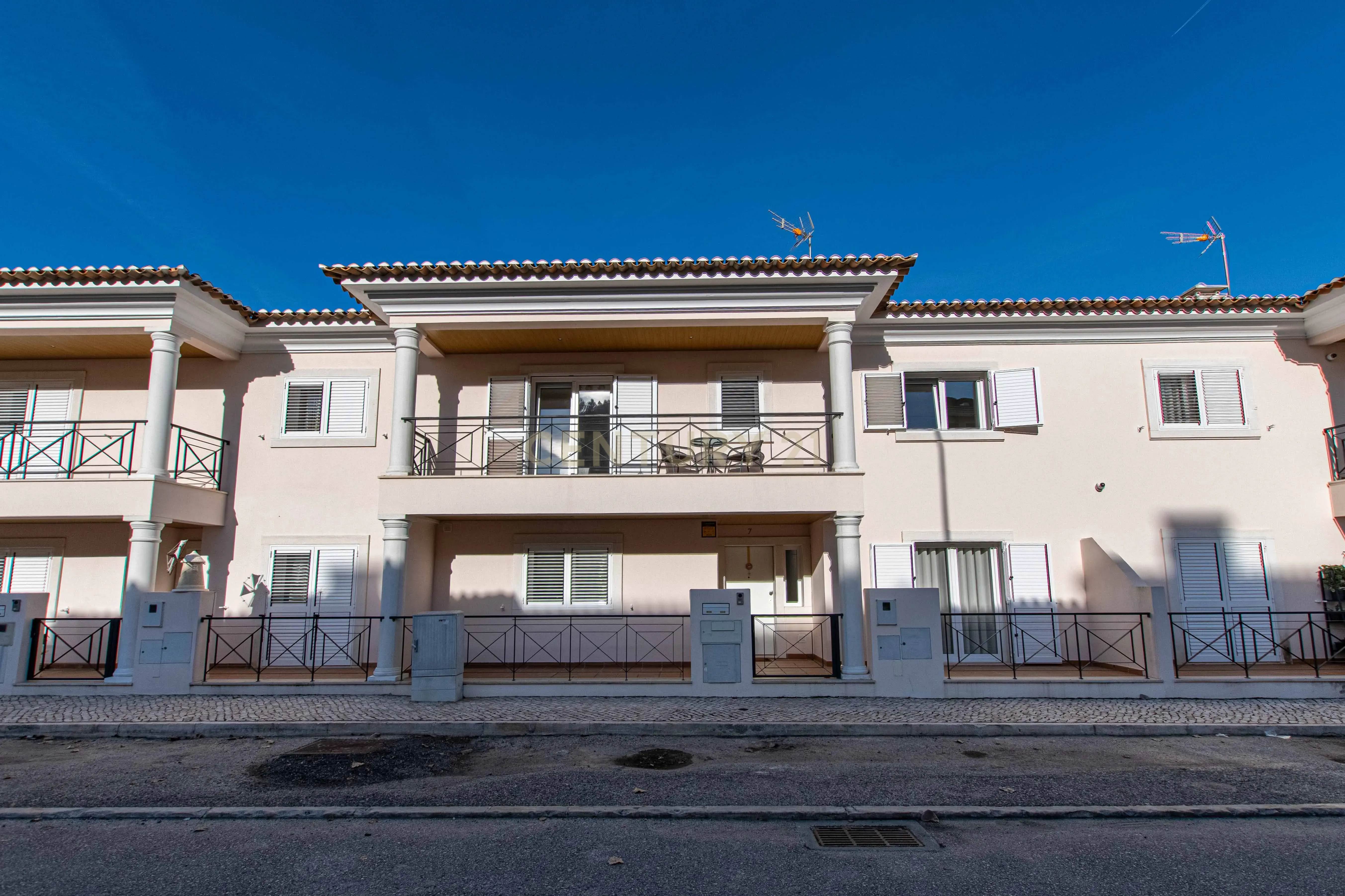 Moradia T5 - Casas do Rio - Image 2