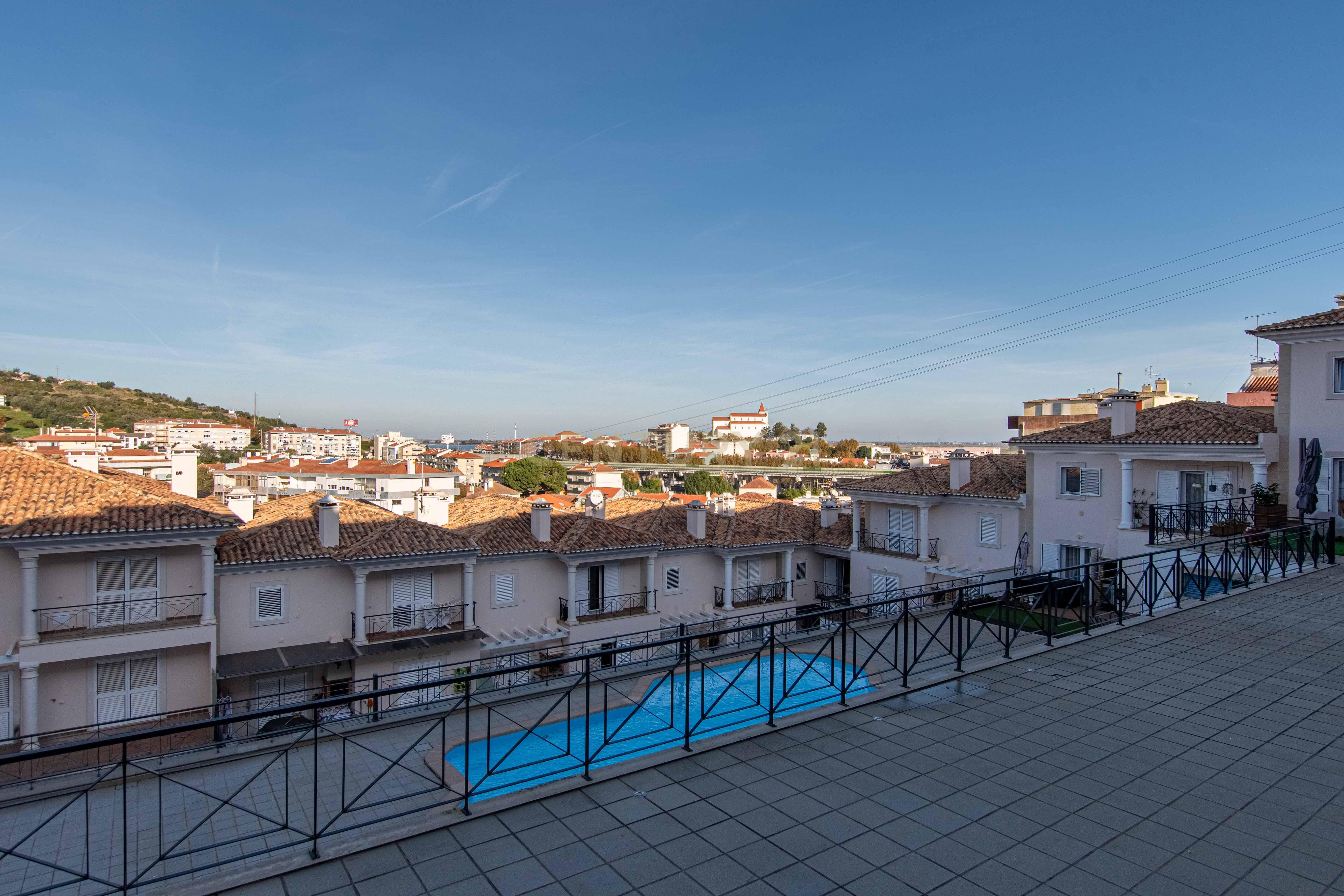 Moradia T5 - Casas do Rio - Image 1