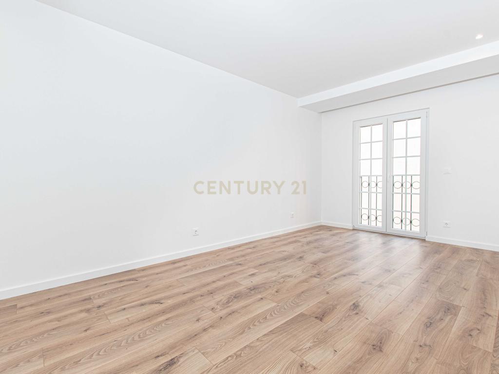 T2 Urbanização Neudel a estrear - Construção Nova - Image 13