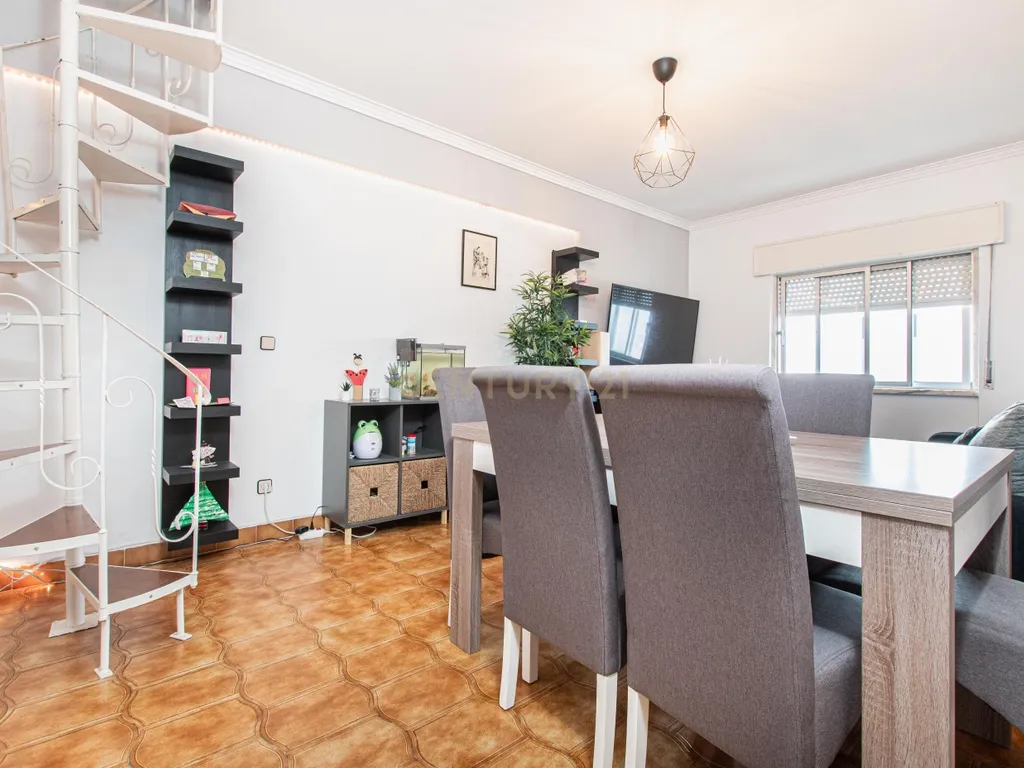 Apartamento T2+1 a 9 Minutos a pé da estação da Amadora - Image 2