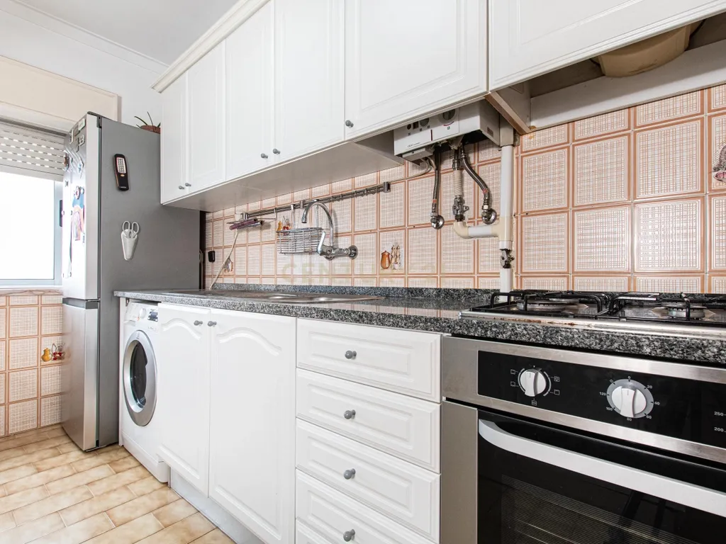 Apartamento T2+1 a 9 Minutos a pé da estação da Amadora - Image 7