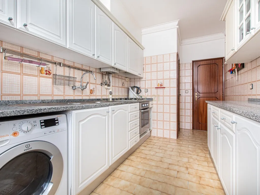 Apartamento T2+1 a 9 Minutos a pé da estação da Amadora - Image 8