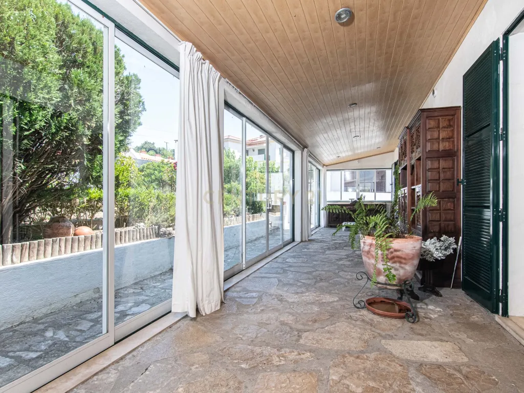 T4 +1 com jardim, piscina e garagem - Image 30