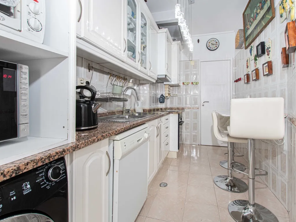 Apartamento T3 Odivelas - Metro - Image 10