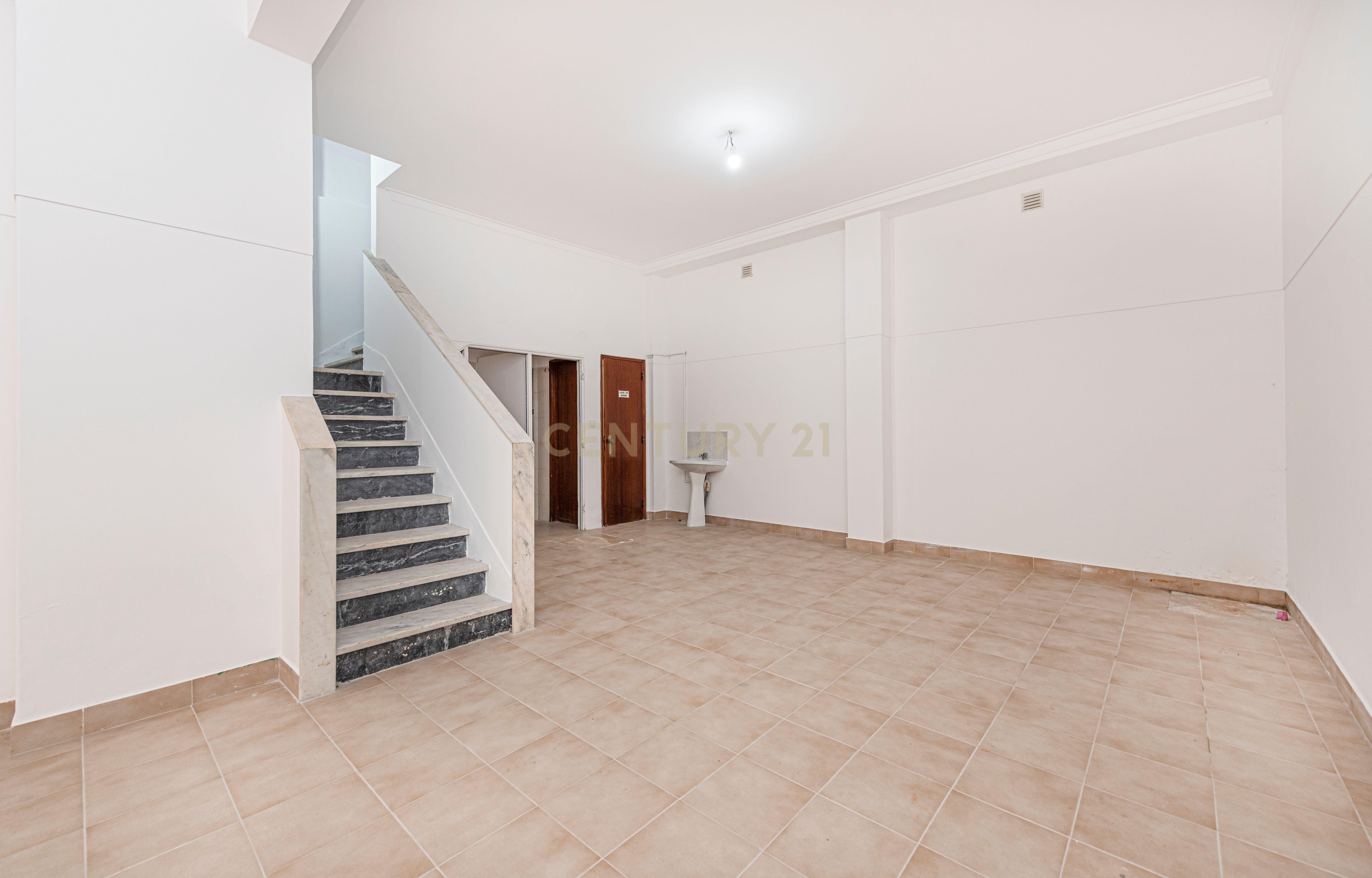 SUSPENSO Loja/Espaço Comercial/Escritório com 112 m2 na Quinta da Samaritana, em Belas, Queluz - Image 6