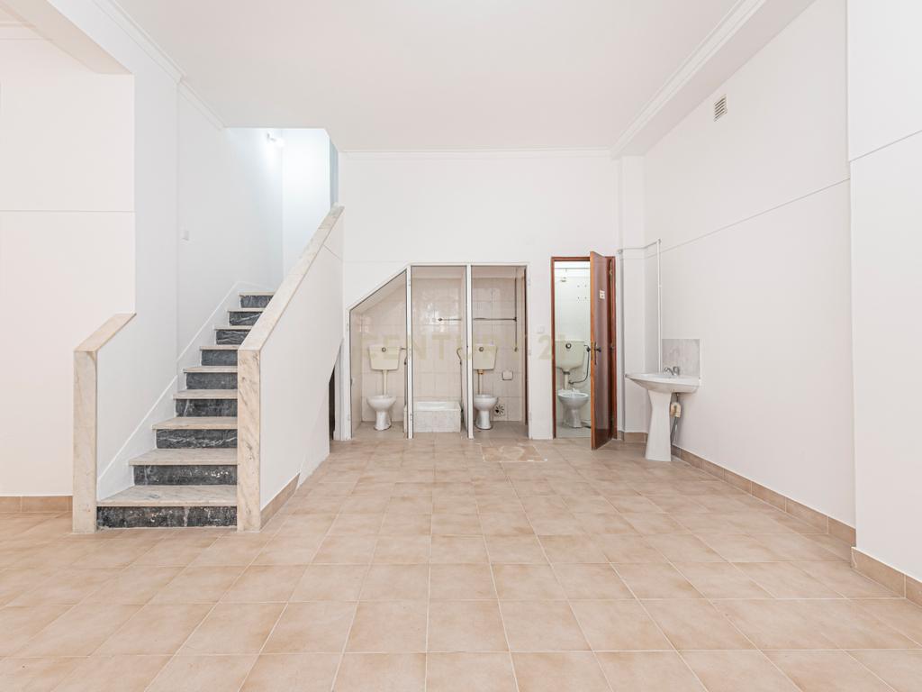 SUSPENSO Loja/Espaço Comercial/Escritório com 112 m2 na Quinta da Samaritana, em Belas, Queluz - Image 8