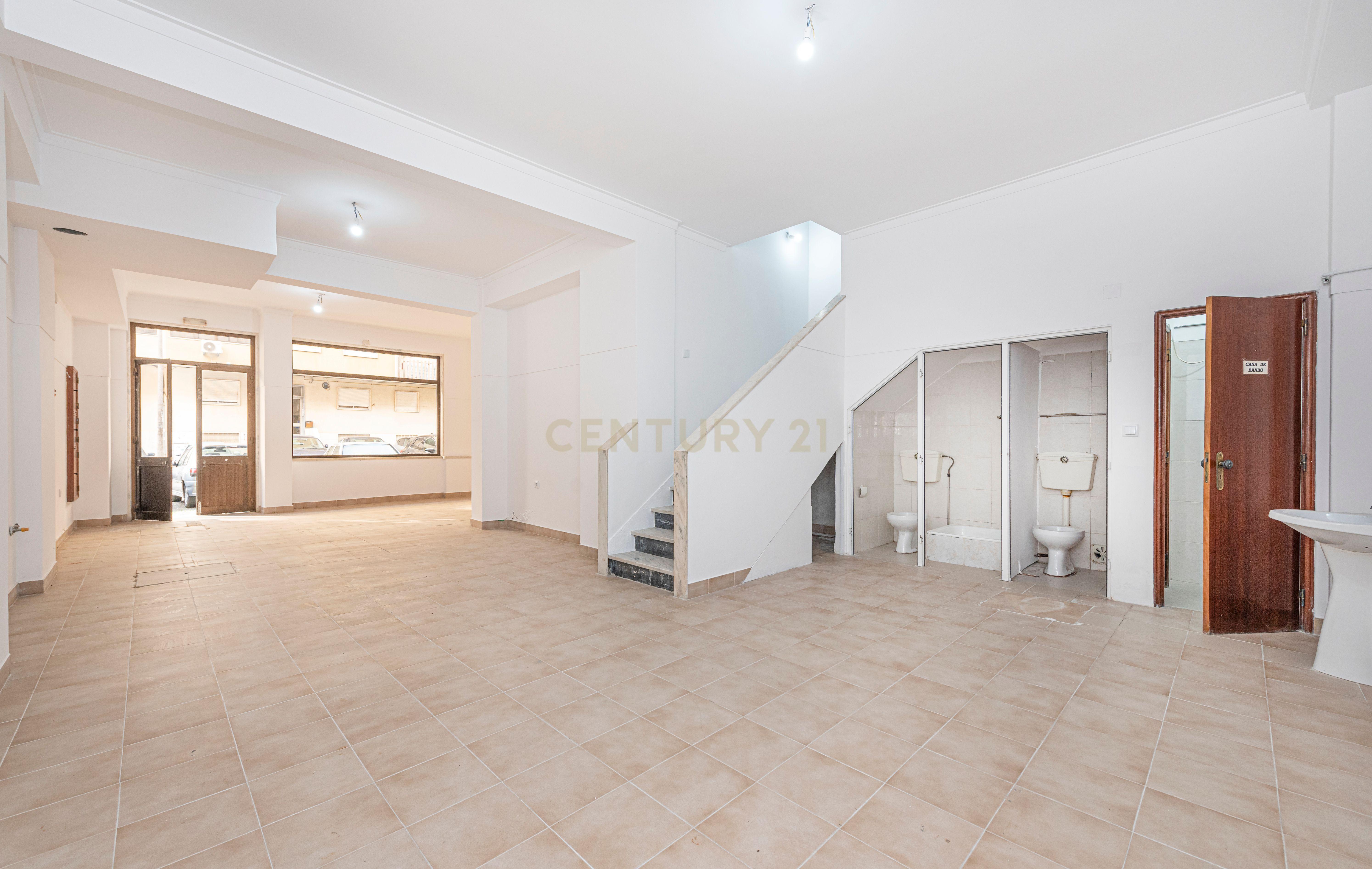 SUSPENSO Loja/Espaço Comercial/Escritório com 112 m2 na Quinta da Samaritana, em Belas, Queluz - Image 7