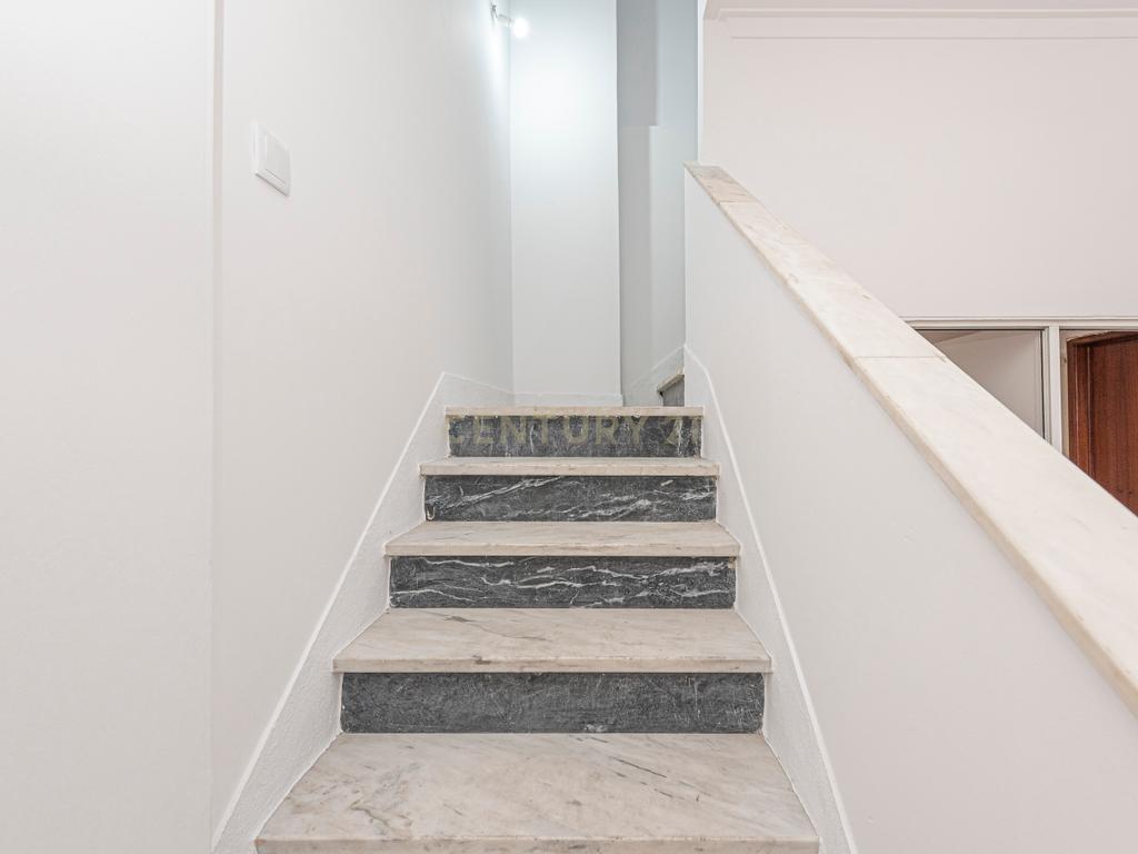SUSPENSO Loja/Espaço Comercial/Escritório com 112 m2 na Quinta da Samaritana, em Belas, Queluz - Image 9