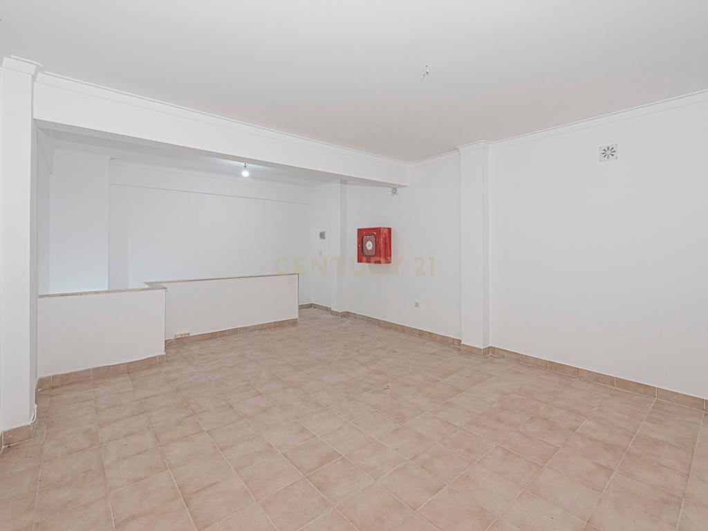 SUSPENSO Loja/Espaço Comercial/Escritório com 112 m2 na Quinta da Samaritana, em Belas, Queluz - Image 12