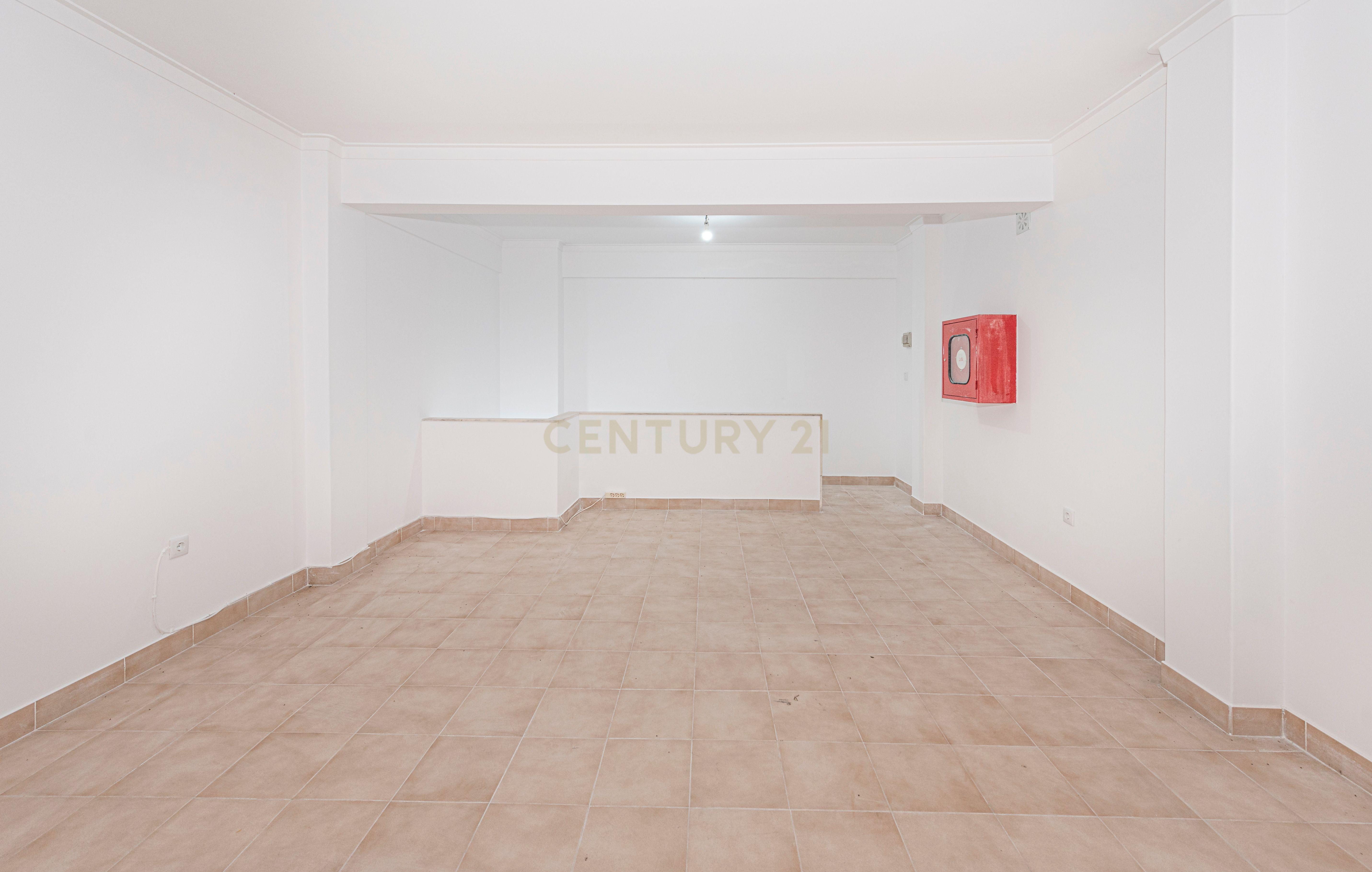 SUSPENSO Loja/Espaço Comercial/Escritório com 112 m2 na Quinta da Samaritana, em Belas, Queluz - Image 11