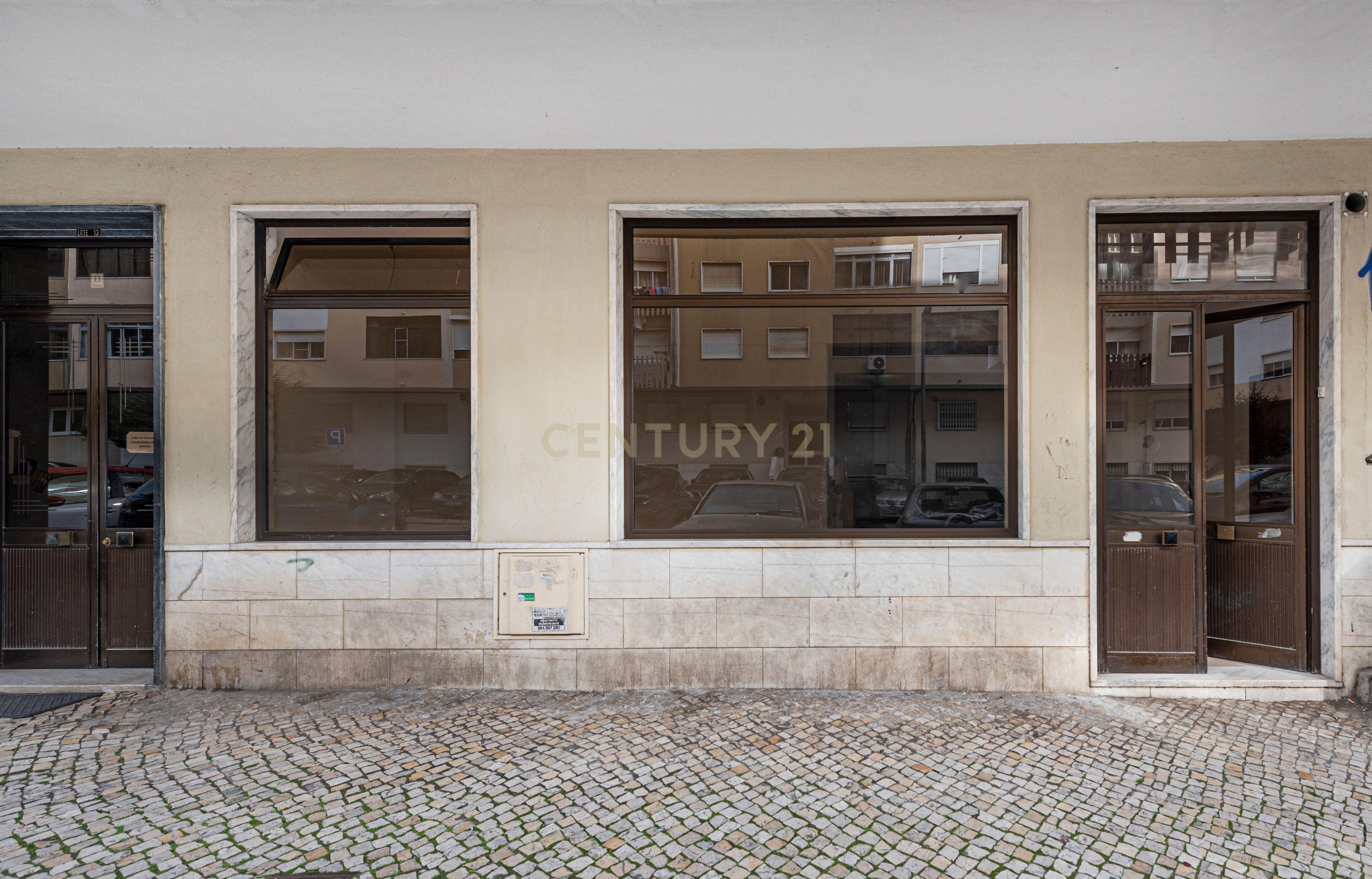 SUSPENSO Loja/Espaço Comercial/Escritório com 112 m2 na Quinta da Samaritana, em Belas, Queluz - Image 37