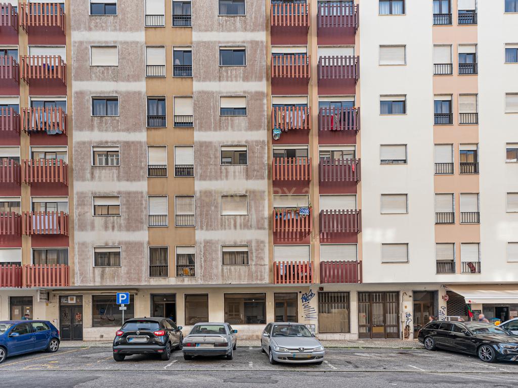 SUSPENSO Loja/Espaço Comercial/Escritório com 112 m2 na Quinta da Samaritana, em Belas, Queluz - Image 38