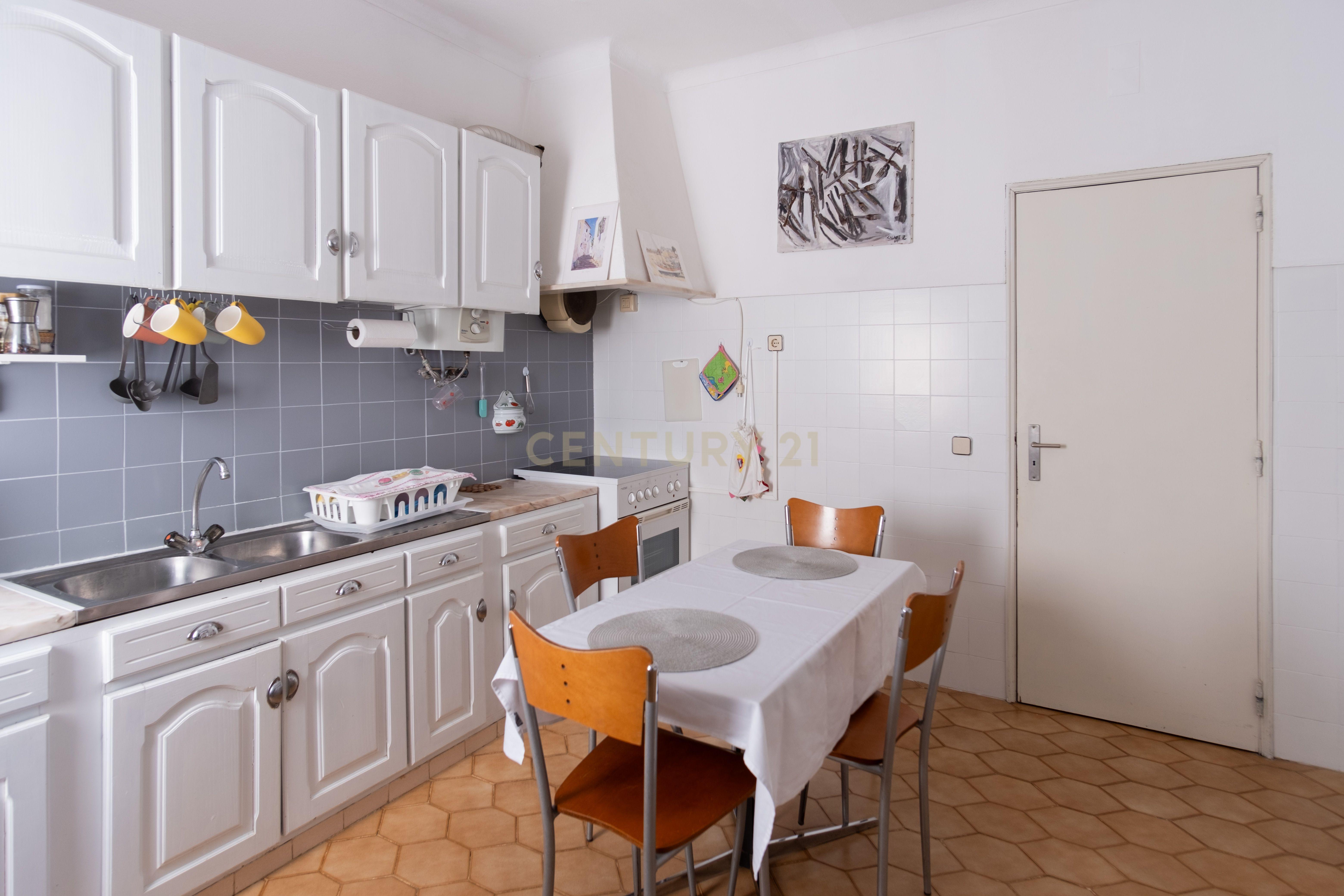Casa Isolada em Algoz com 7 Quartos e 5 WC - Image 9