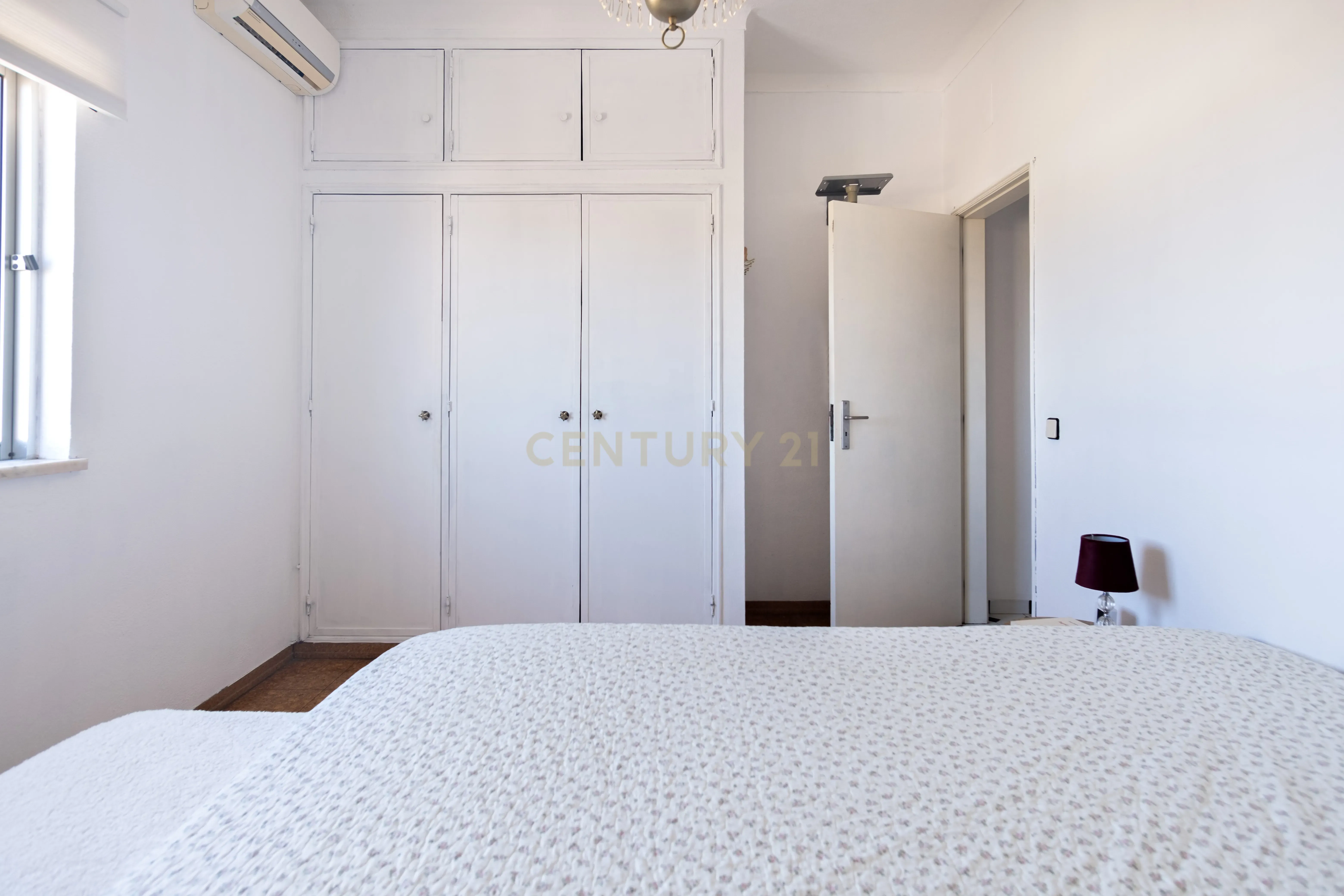 Casa Isolada em Algoz com 7 Quartos e 5 WC - Image 13
