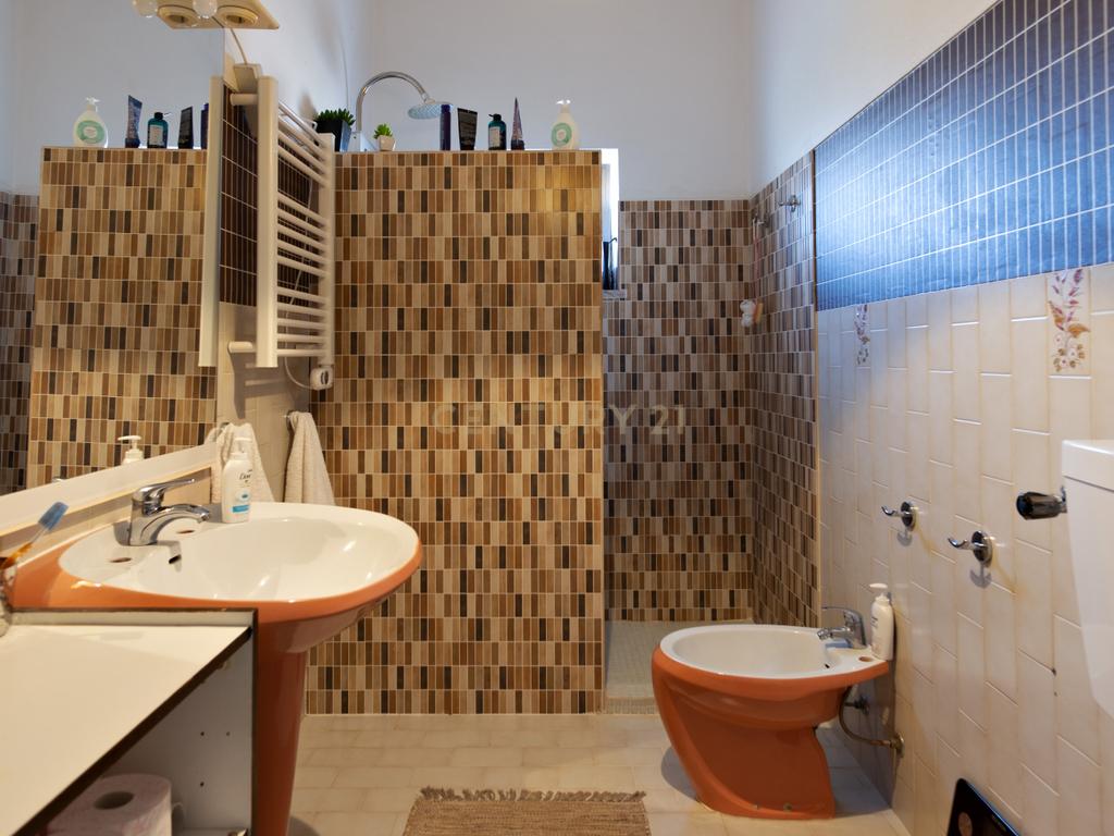 Casa Isolada em Algoz com 7 Quartos e 5 WC - Image 18
