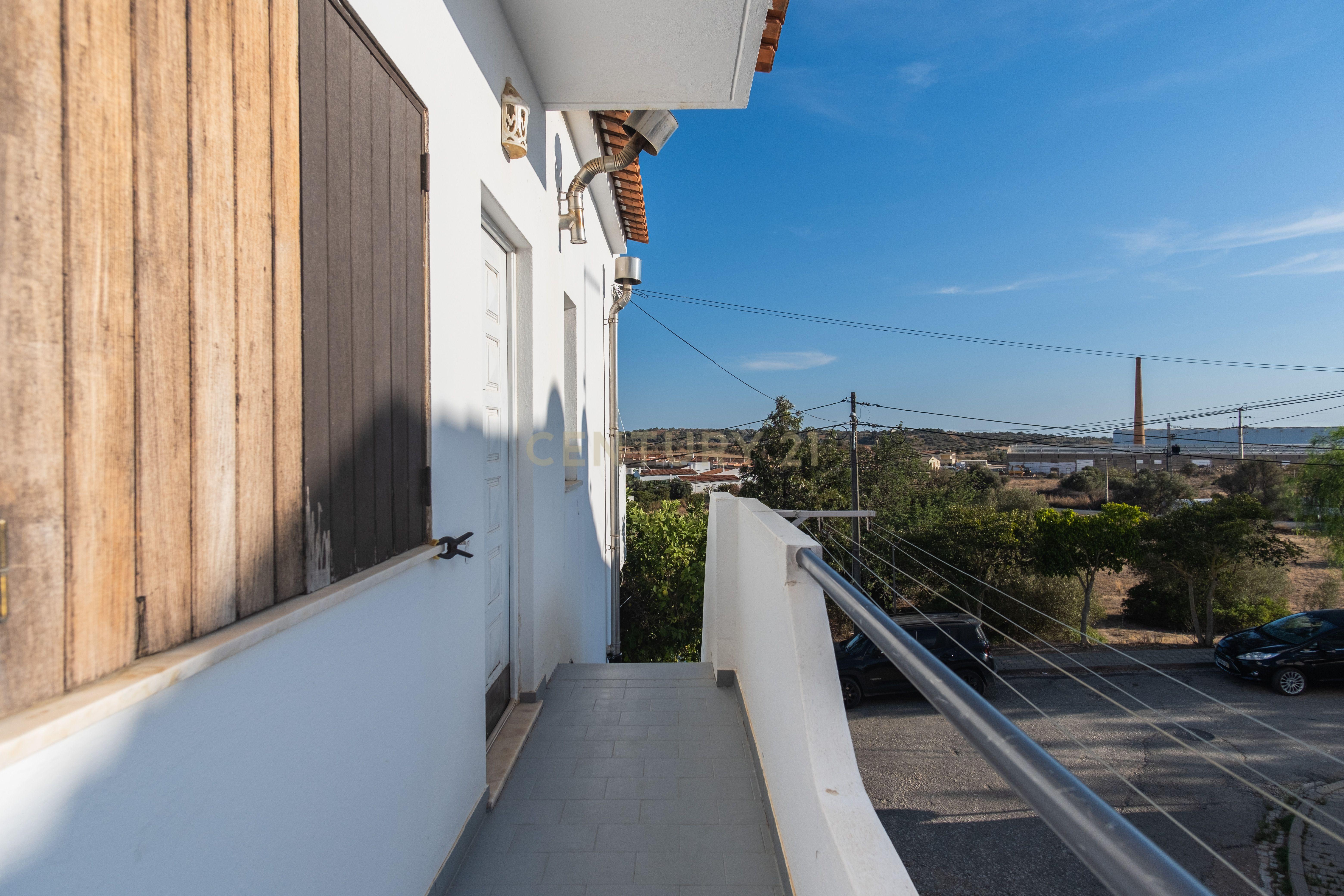 Casa Isolada em Algoz com 7 Quartos e 5 WC - Image 22