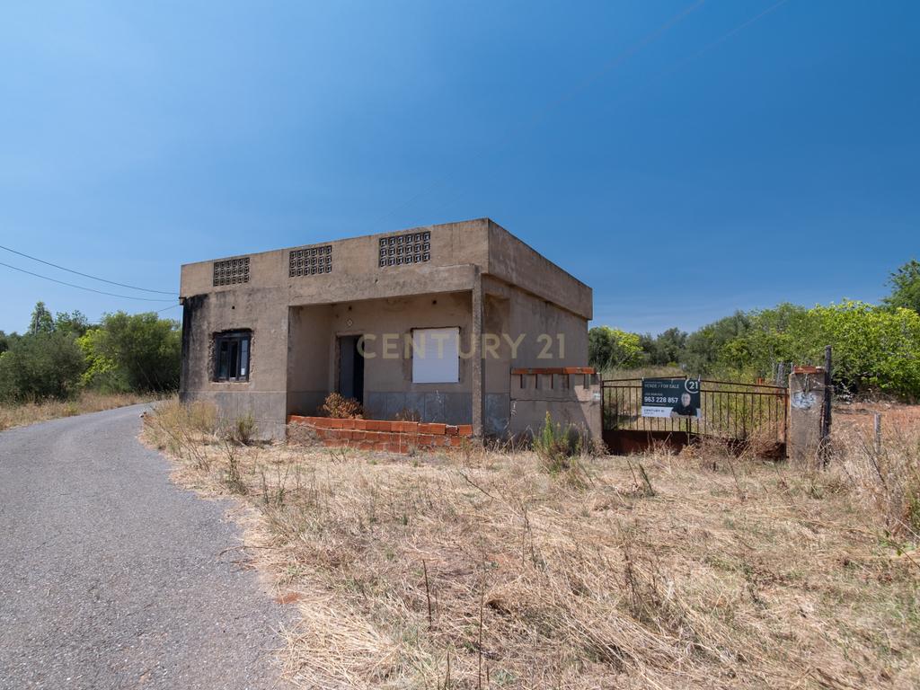 Moradia com terreno rústico em Benafim, para renovar - Image 2