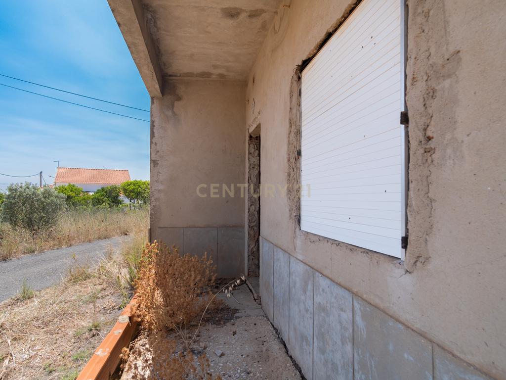 Moradia com terreno rústico em Benafim, para renovar - Image 13