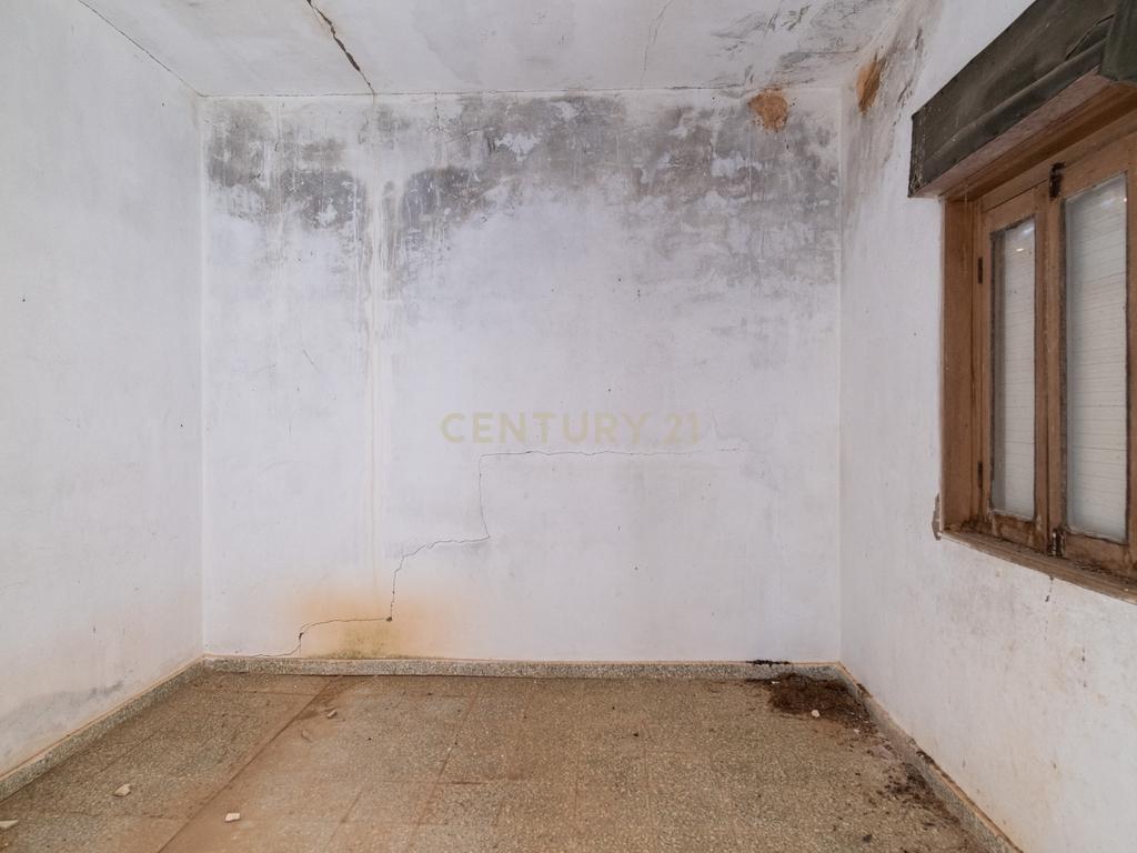 Moradia com terreno rústico em Benafim, para renovar - Image 7