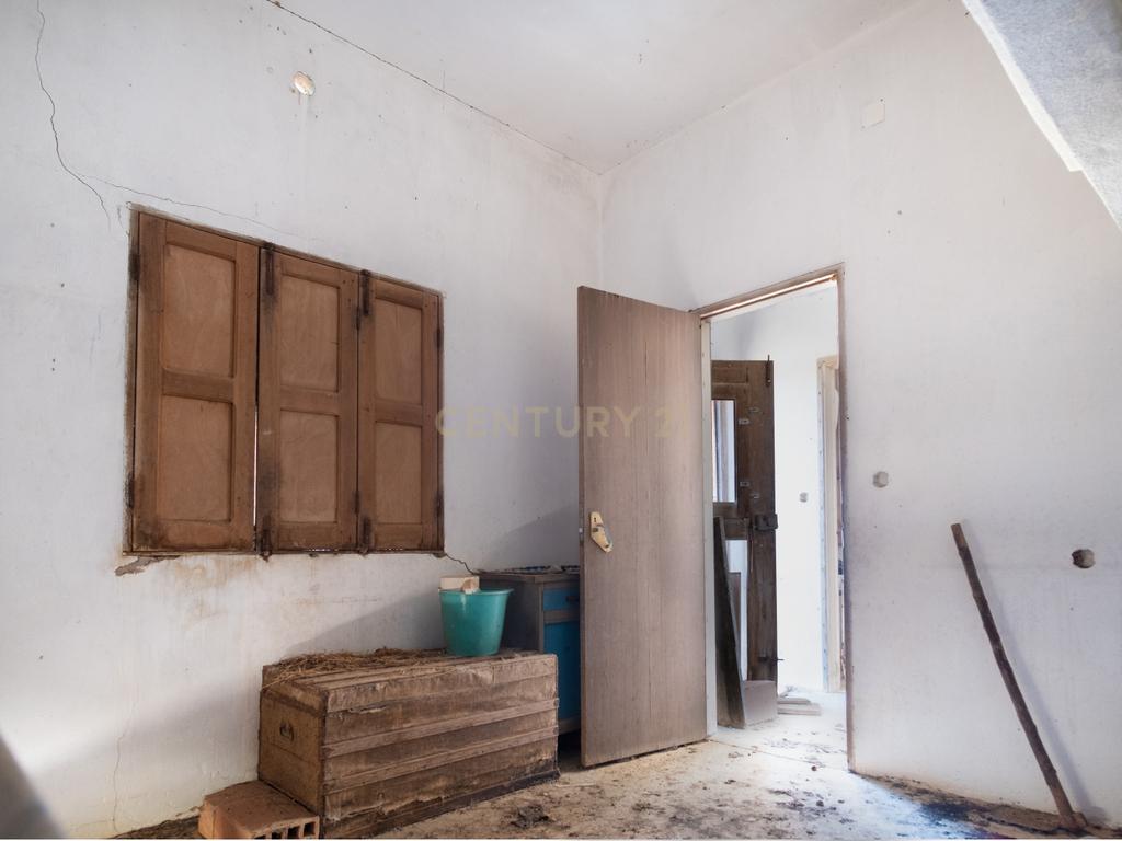 Moradia com terreno rústico em Benafim, para renovar - Image 11