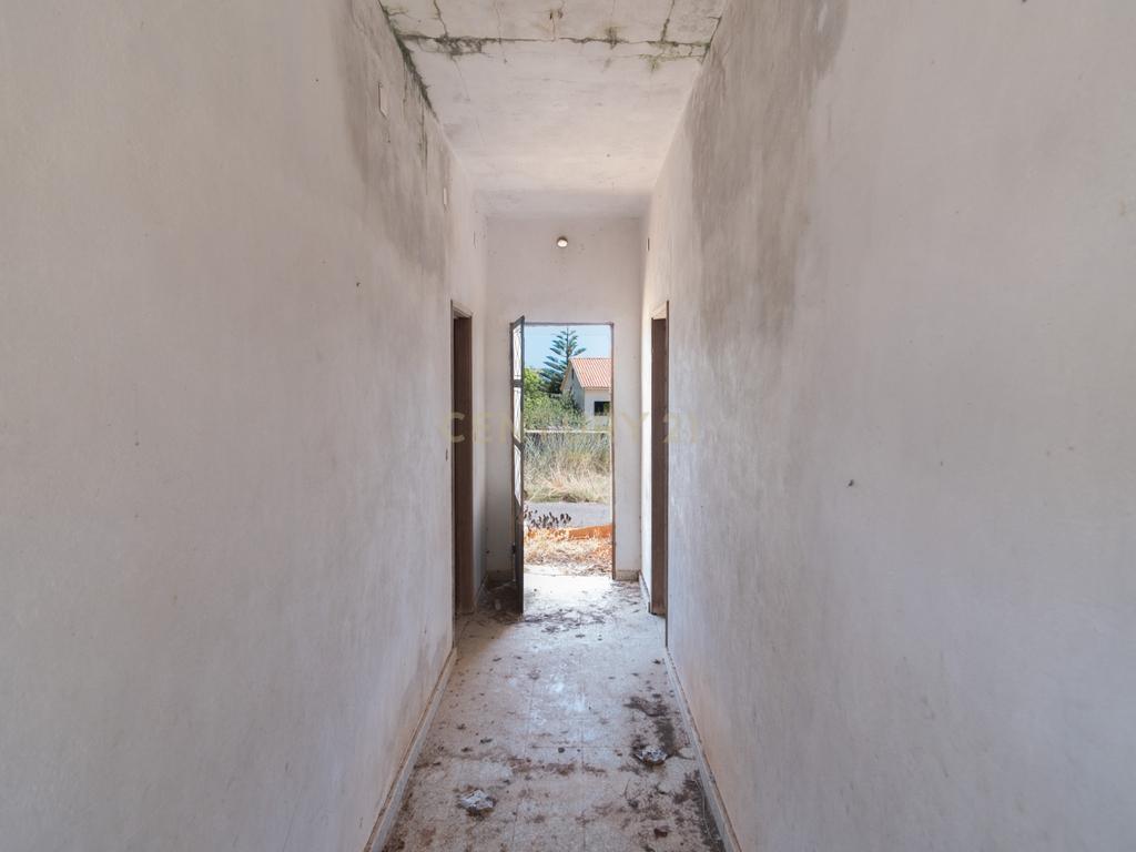Moradia com terreno rústico em Benafim, para renovar - Image 17