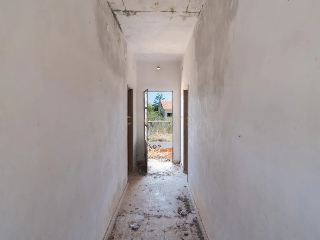 Moradia com terreno rústico em Benafim, para renovar - Image 17