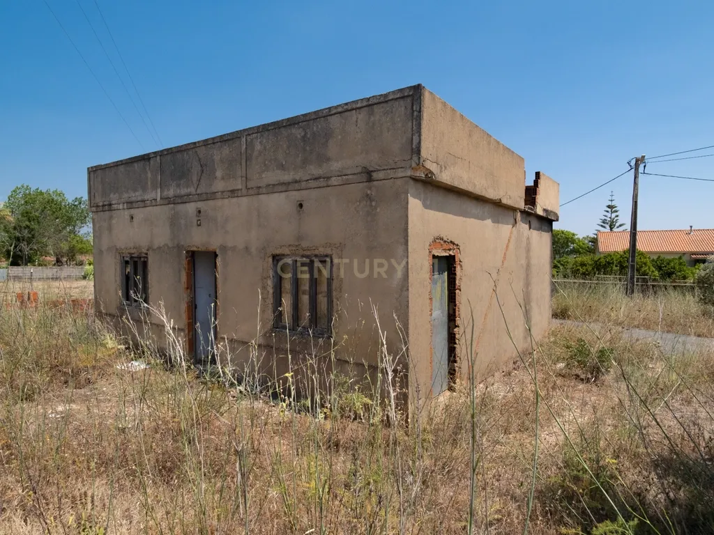 Moradia com terreno rústico em Benafim, para renovar - Image 5