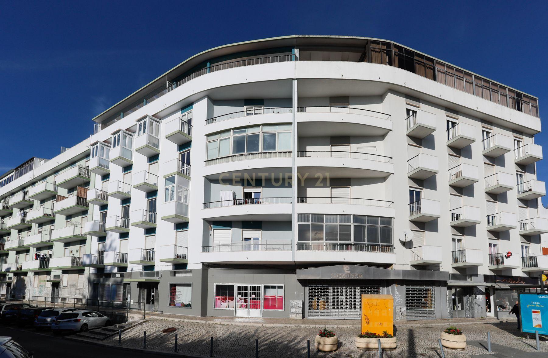 Apartamento T3 em prédio com elevador - Image 42