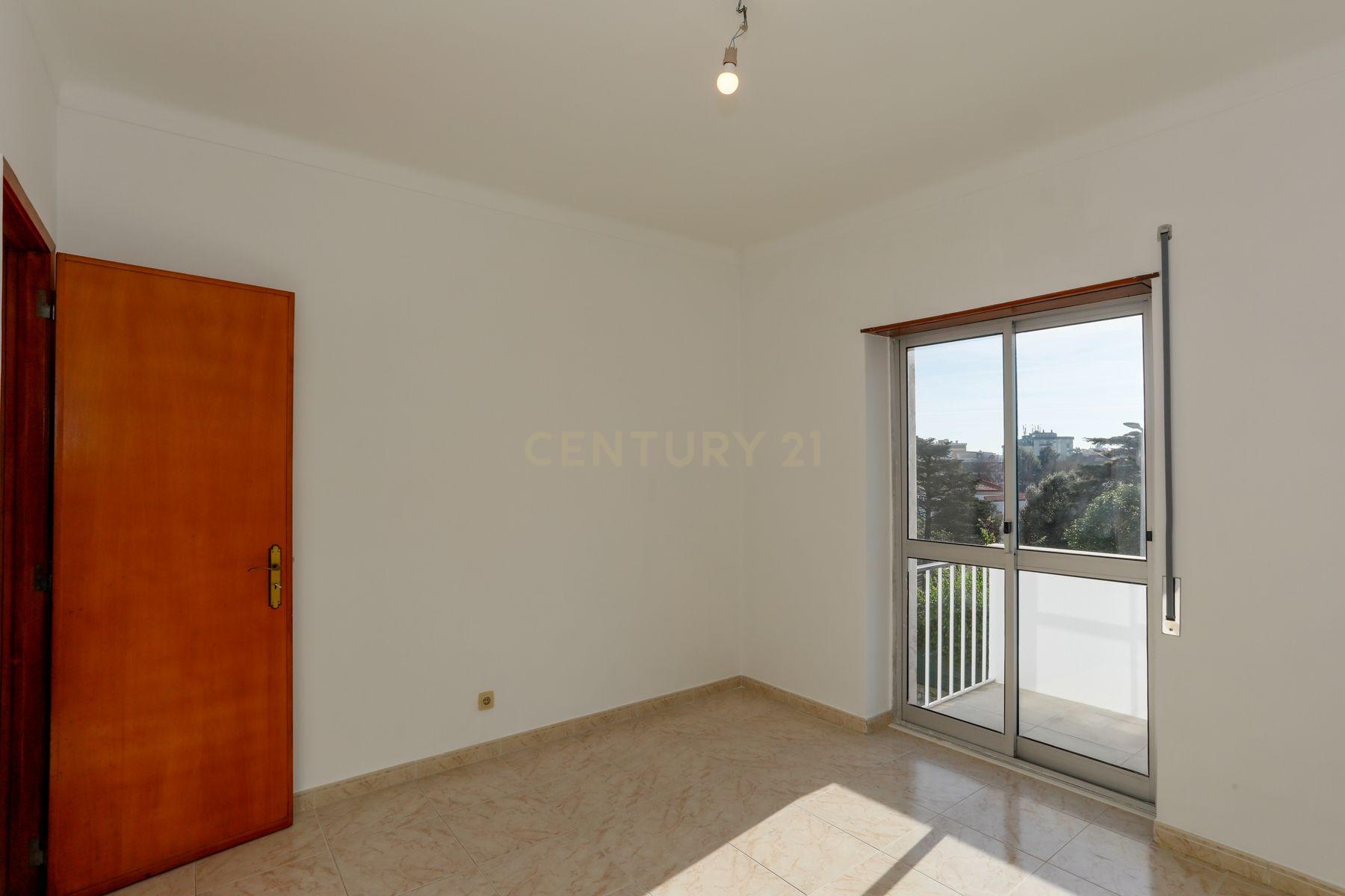 Apartamento T3 em prédio com elevador - Image 26