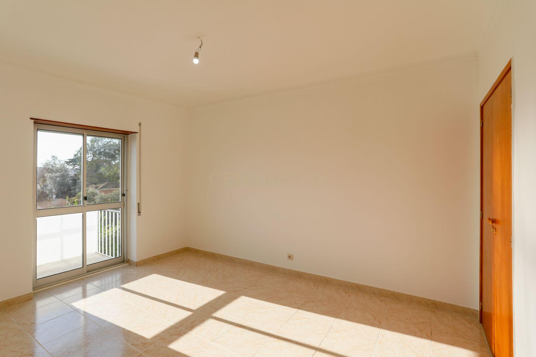 Apartamento T3 em prédio com elevador - Image 24