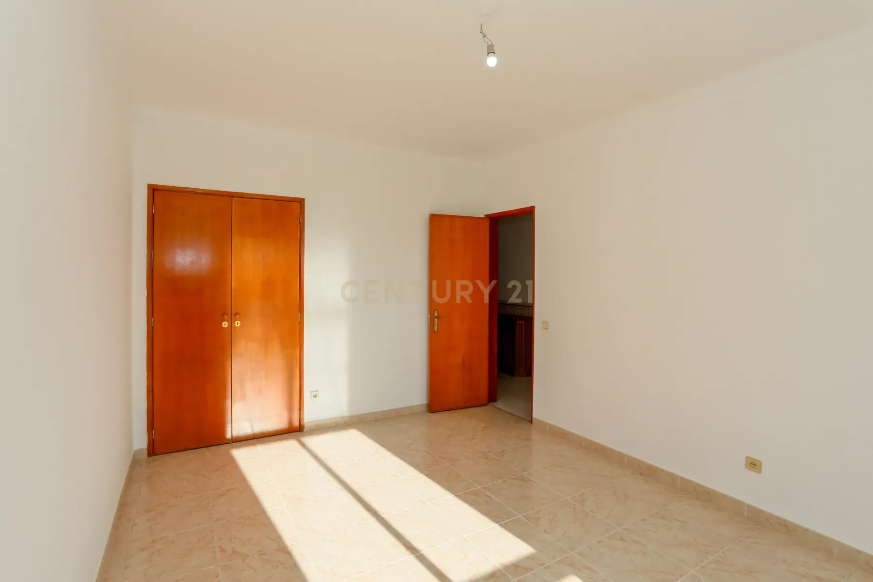Apartamento T3 em prédio com elevador - Image 25
