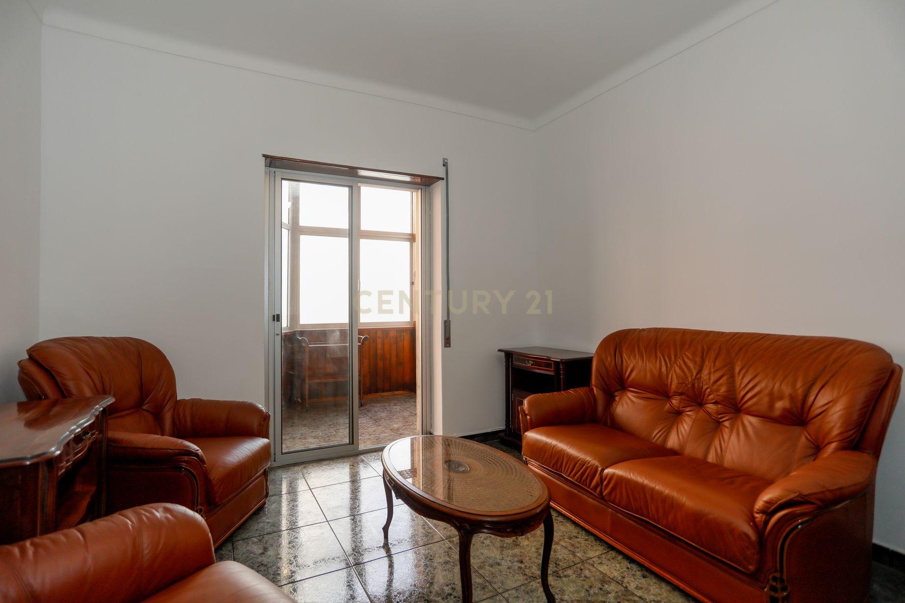 Apartamento T3 em prédio com elevador - Image 16