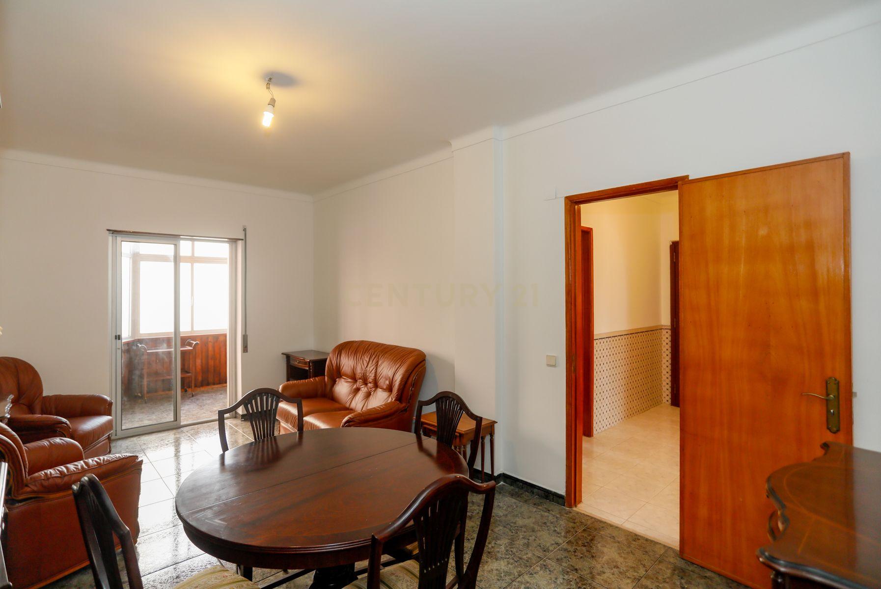 Apartamento T3 em prédio com elevador - Image 14
