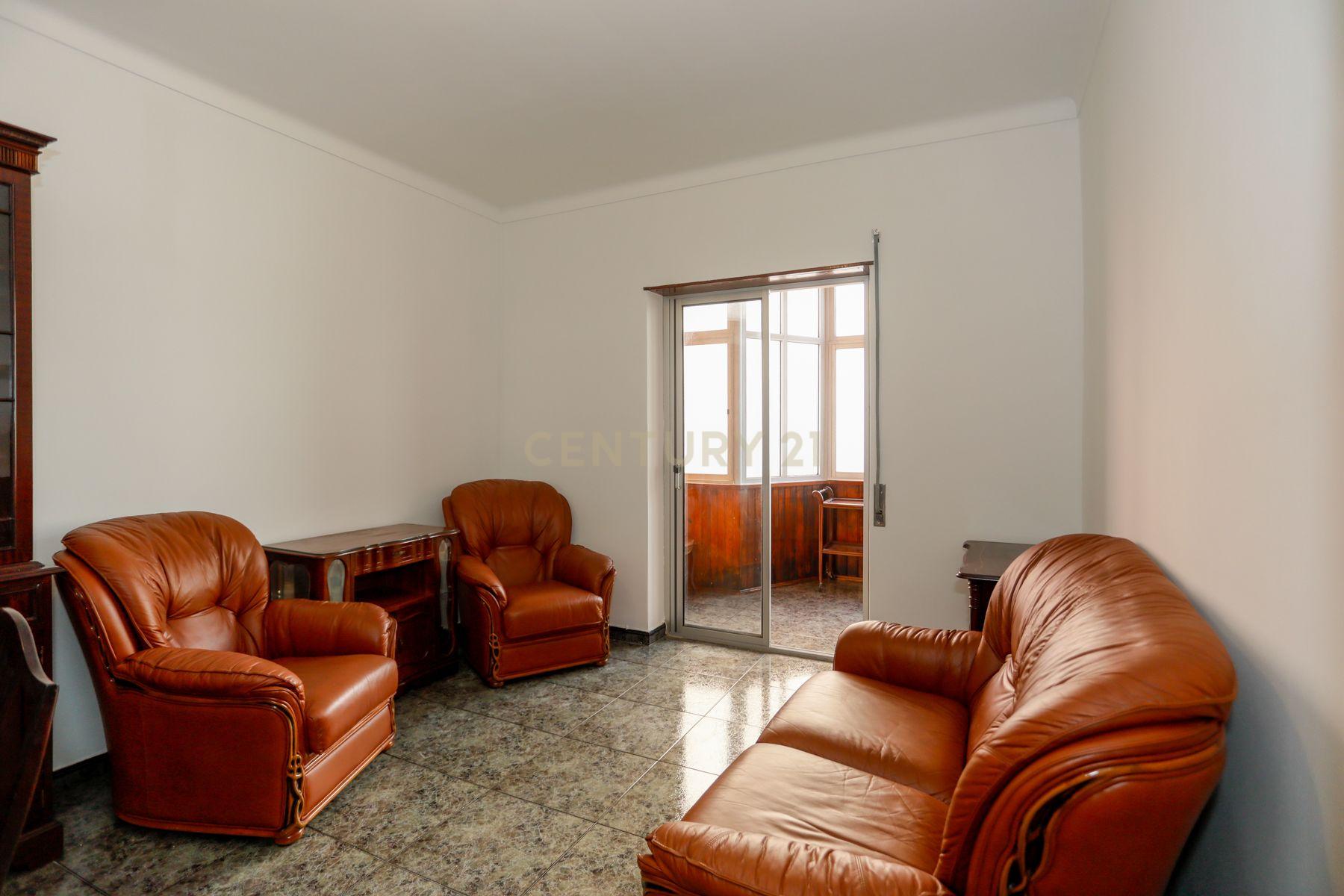 Apartamento T3 em prédio com elevador - Image 17