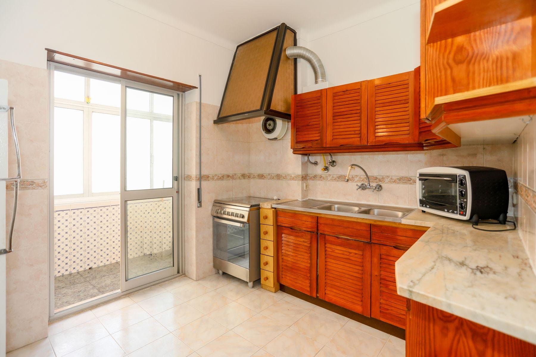 Apartamento T3 em prédio com elevador - Image 7