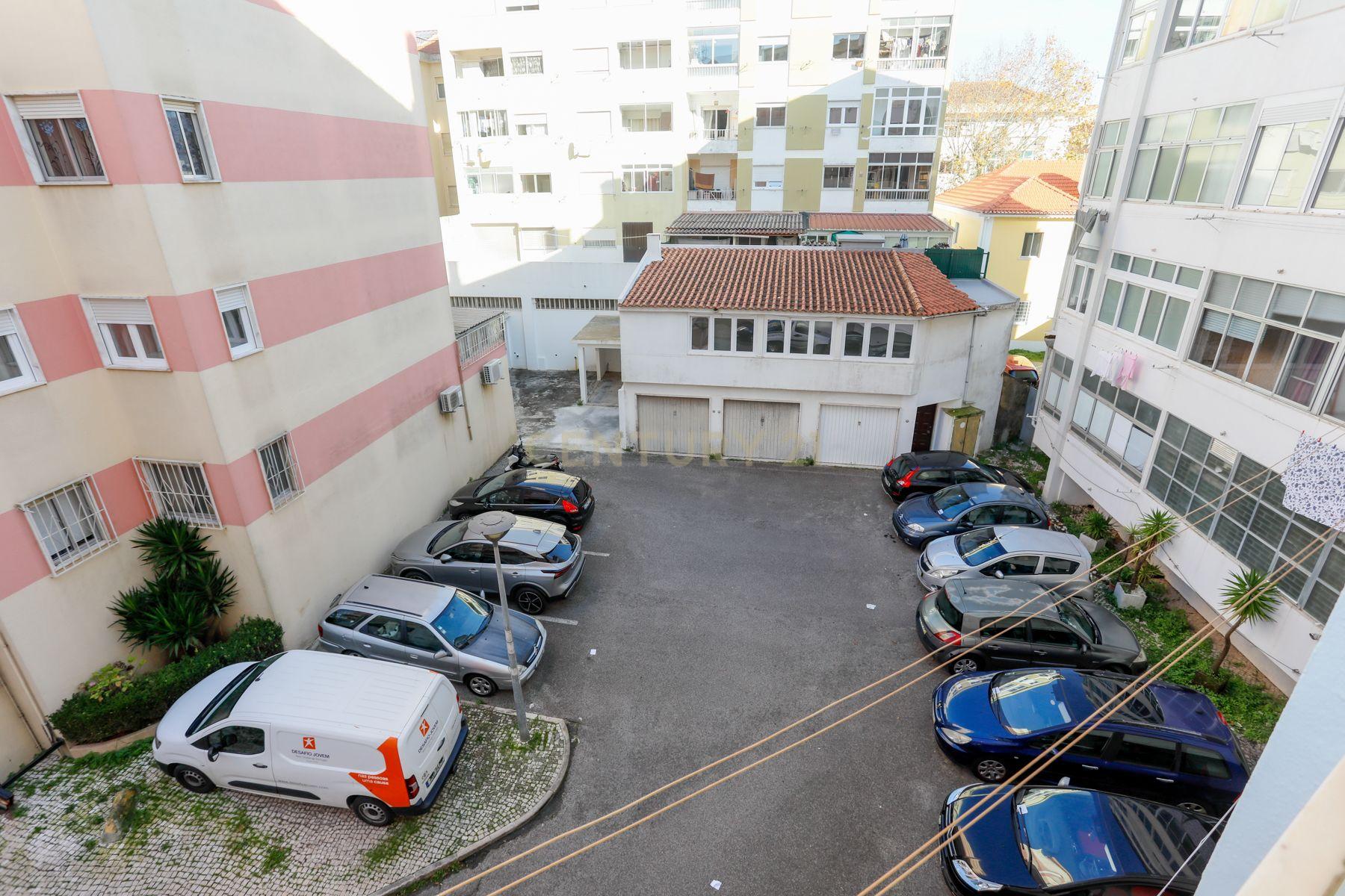Apartamento T3 em prédio com elevador - Image 13
