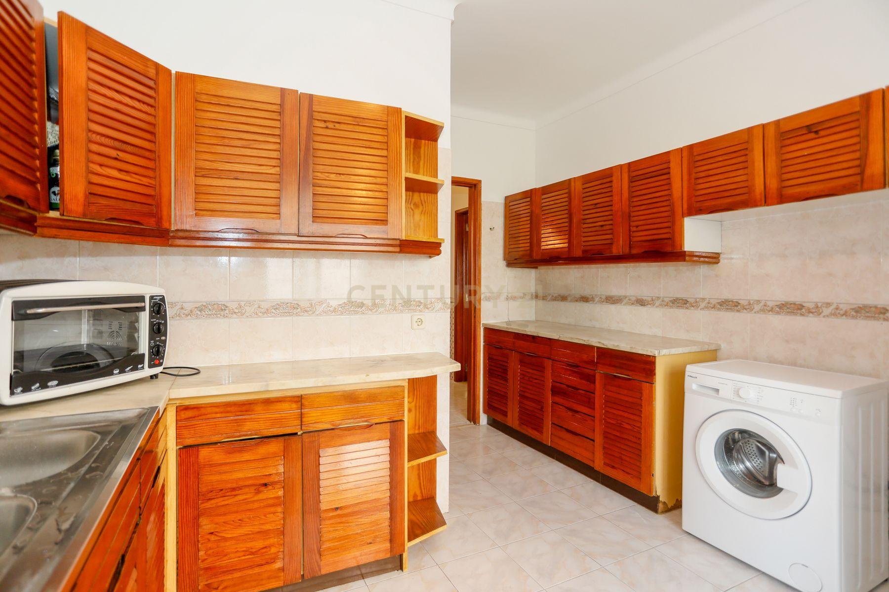 Apartamento T3 em prédio com elevador - Image 8