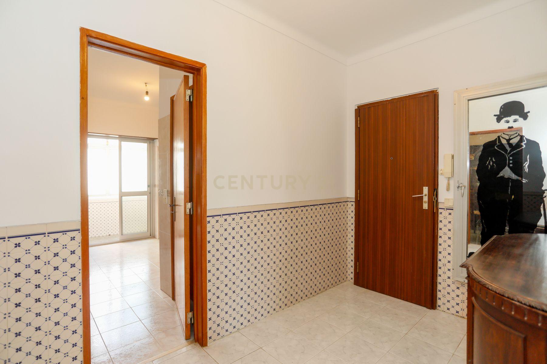 Apartamento T3 em prédio com elevador - Image 6