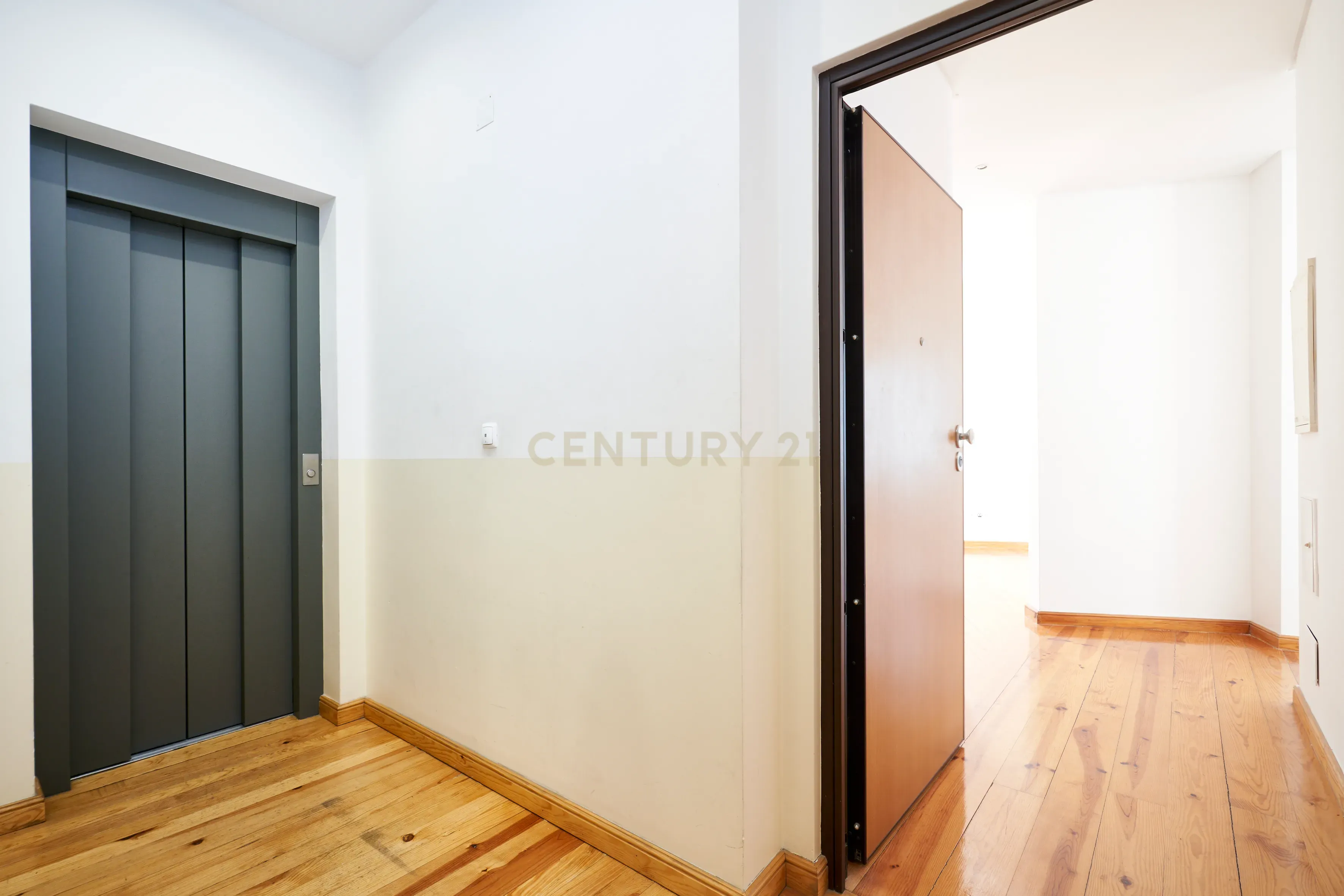 ESPAÇOSO APARTAMENTO T3 EM FRENTE A AV. ALMIRANTE REIS - Image 17