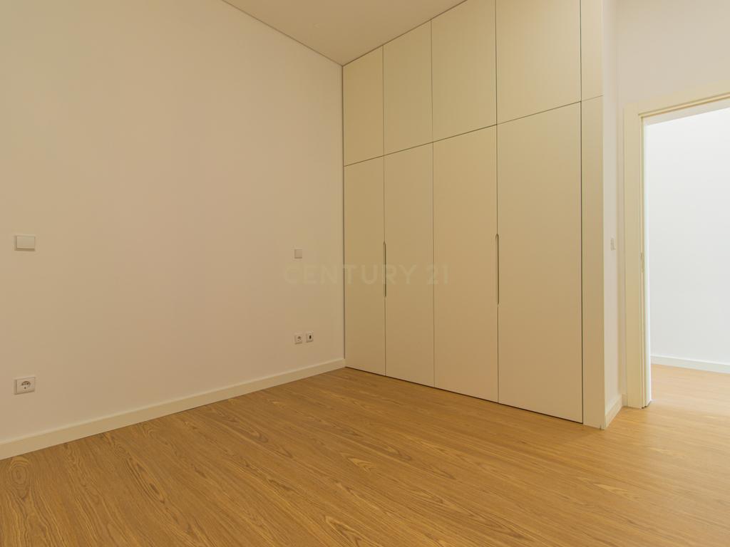 Apartamento T0 + 1 com Terraço | Bonjardim | Porto - Image 5