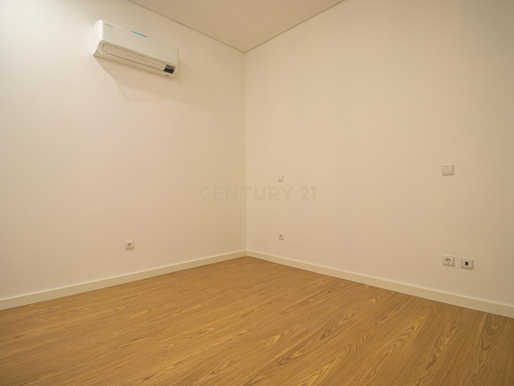 Apartamento T0 + 1 com Terraço | Bonjardim | Porto - Image 6